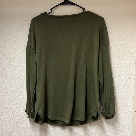 Old Navy L/S shirt - Picture 2 of 3